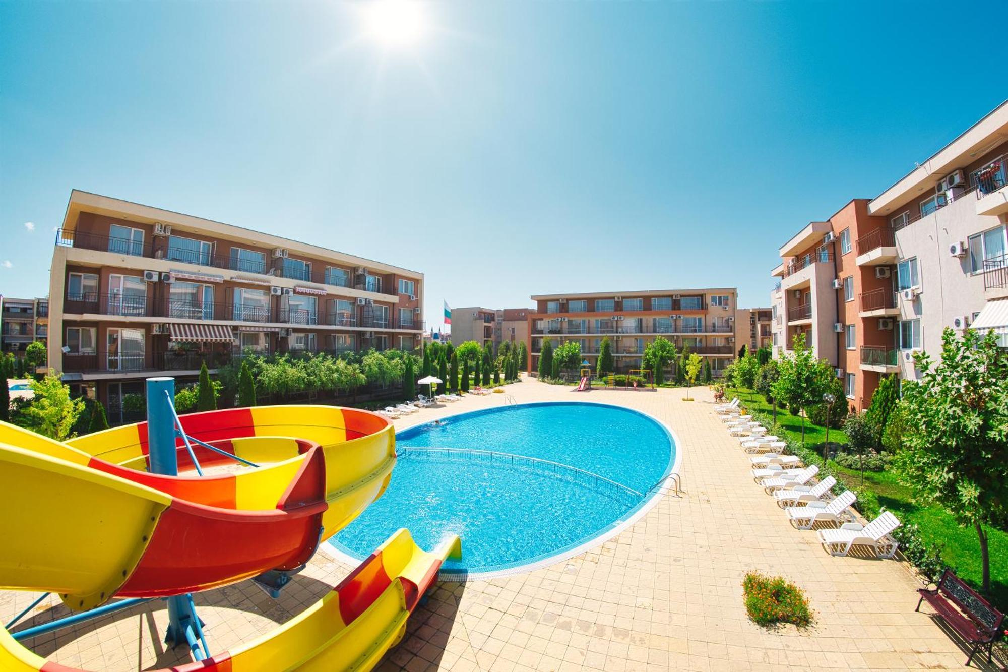 Holiday Garden Resort Sunny Beach Exterior photo
