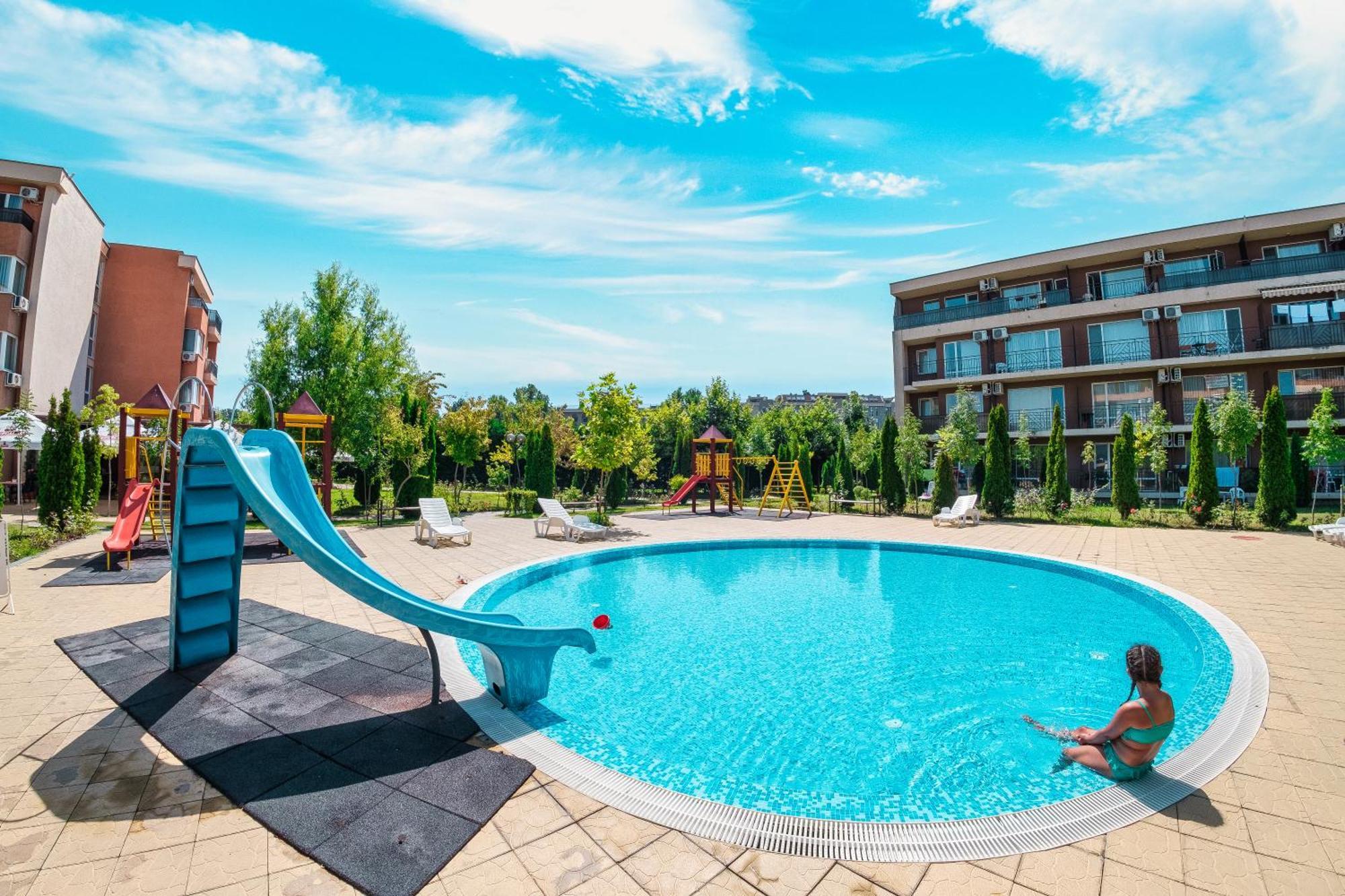 Holiday Garden Resort Sunny Beach Exterior photo