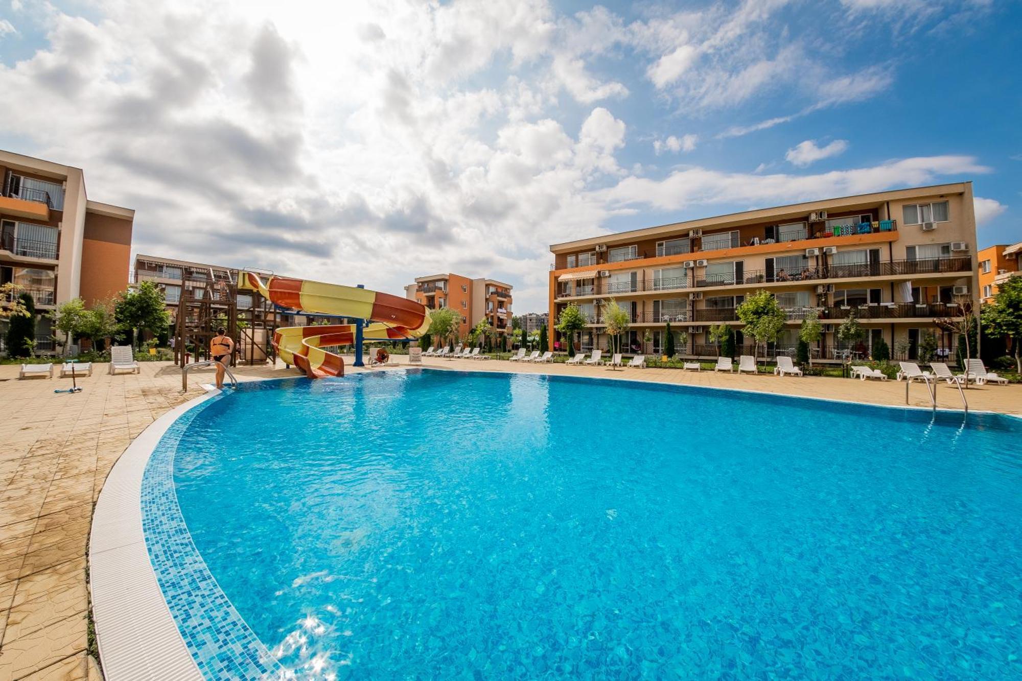 Holiday Garden Resort Sunny Beach Exterior photo